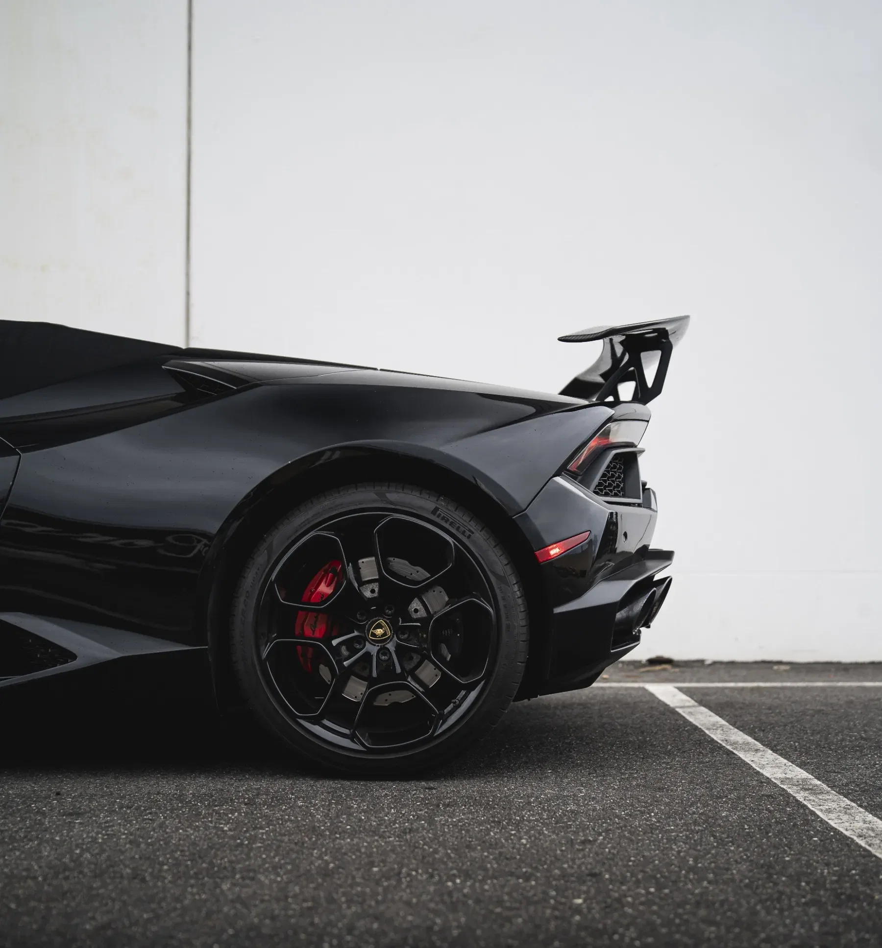 Black Lamborghini Huracán Spyder rental NYC photo 2
