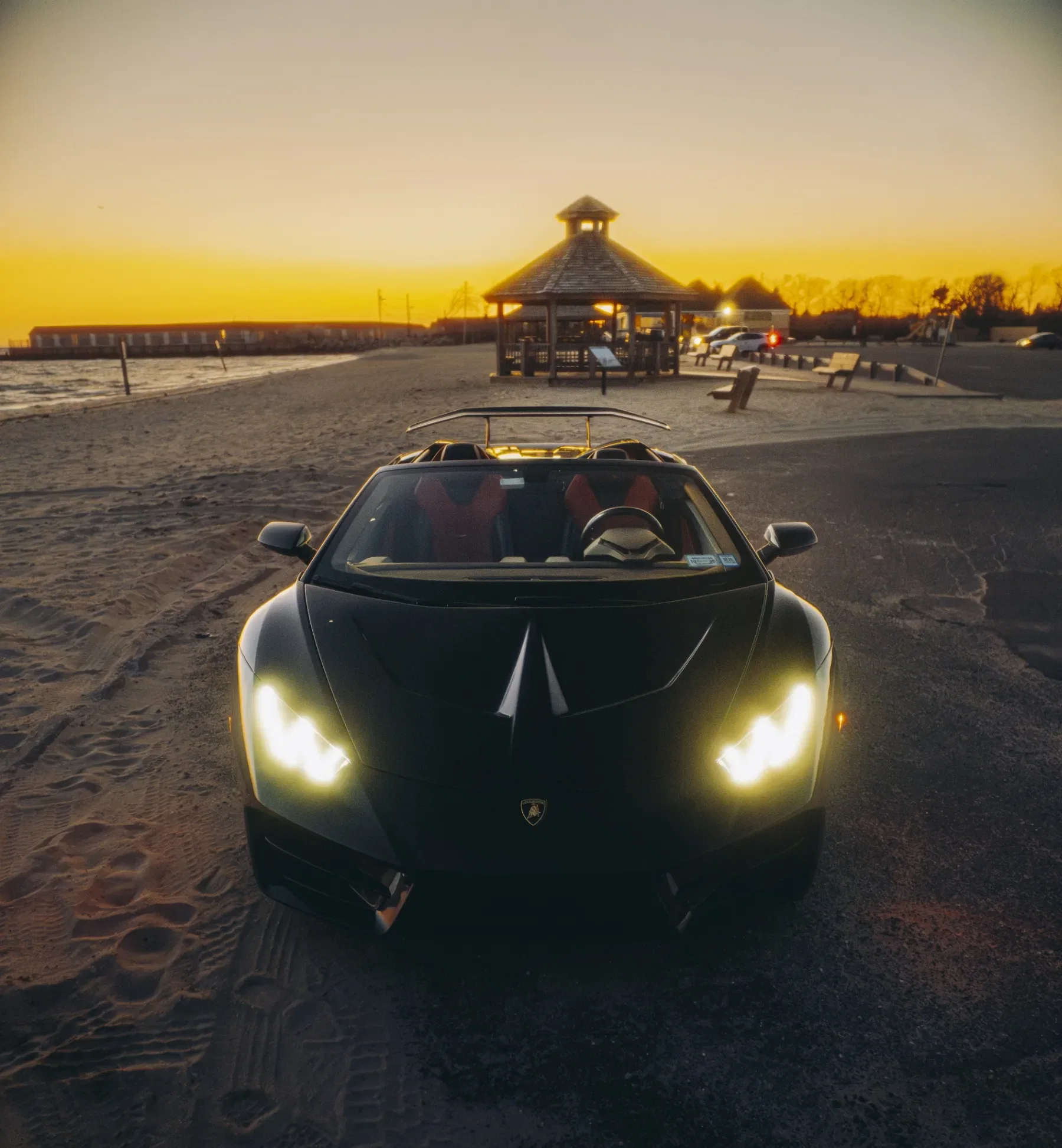 Black Lamborghini Huracán Spyder rental NYC photo 3