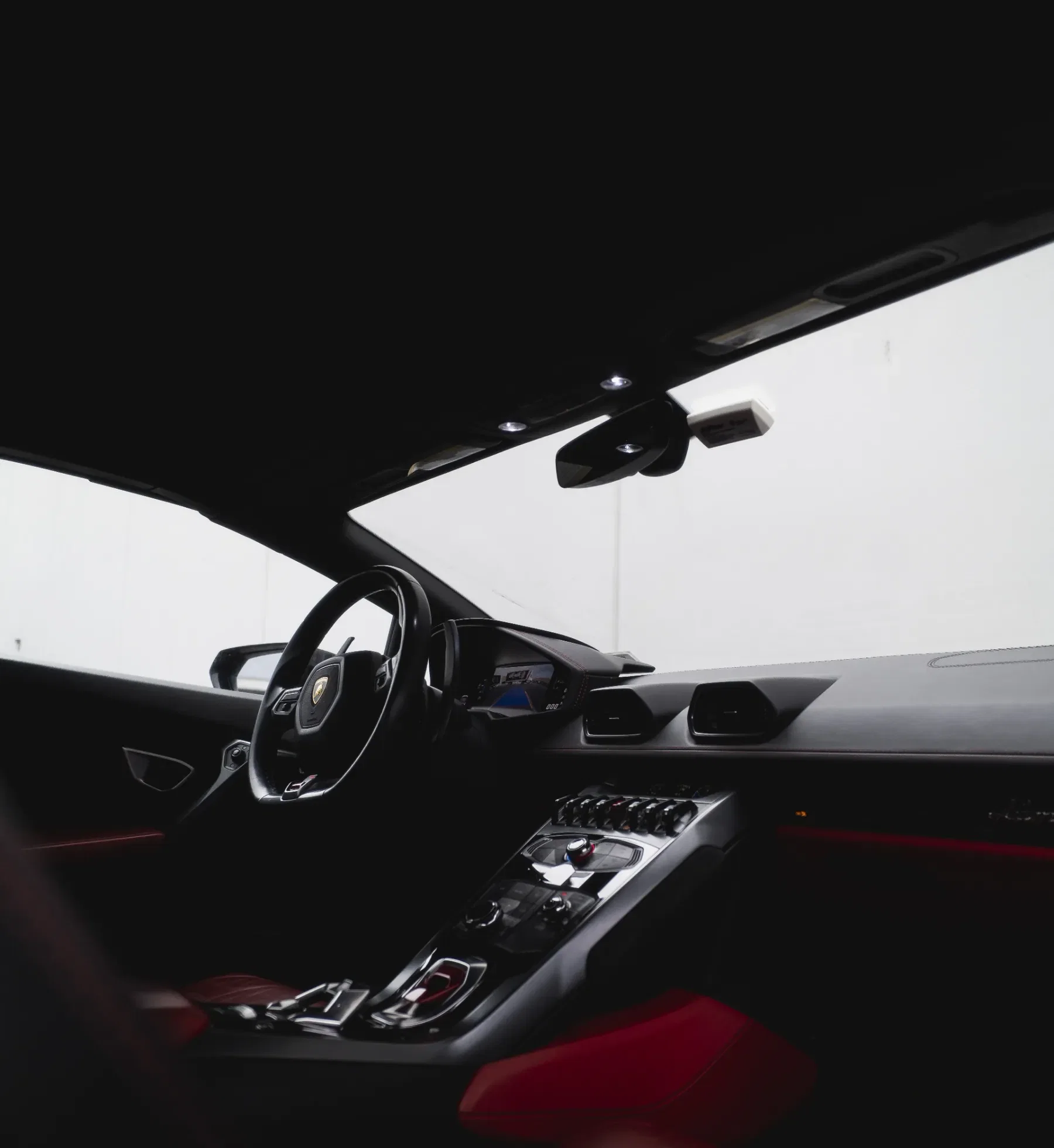 Black Lamborghini Huracán Spyder rental NYC photo 9