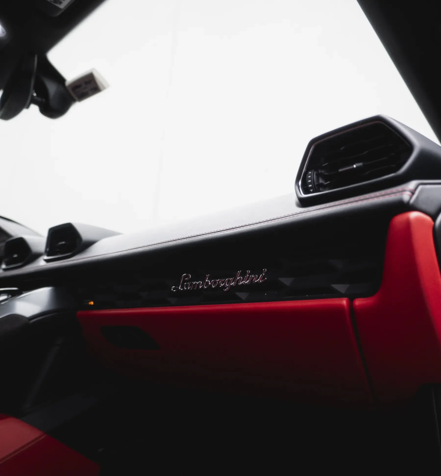 Black Lamborghini Huracán Spyder rental NYC photo 11