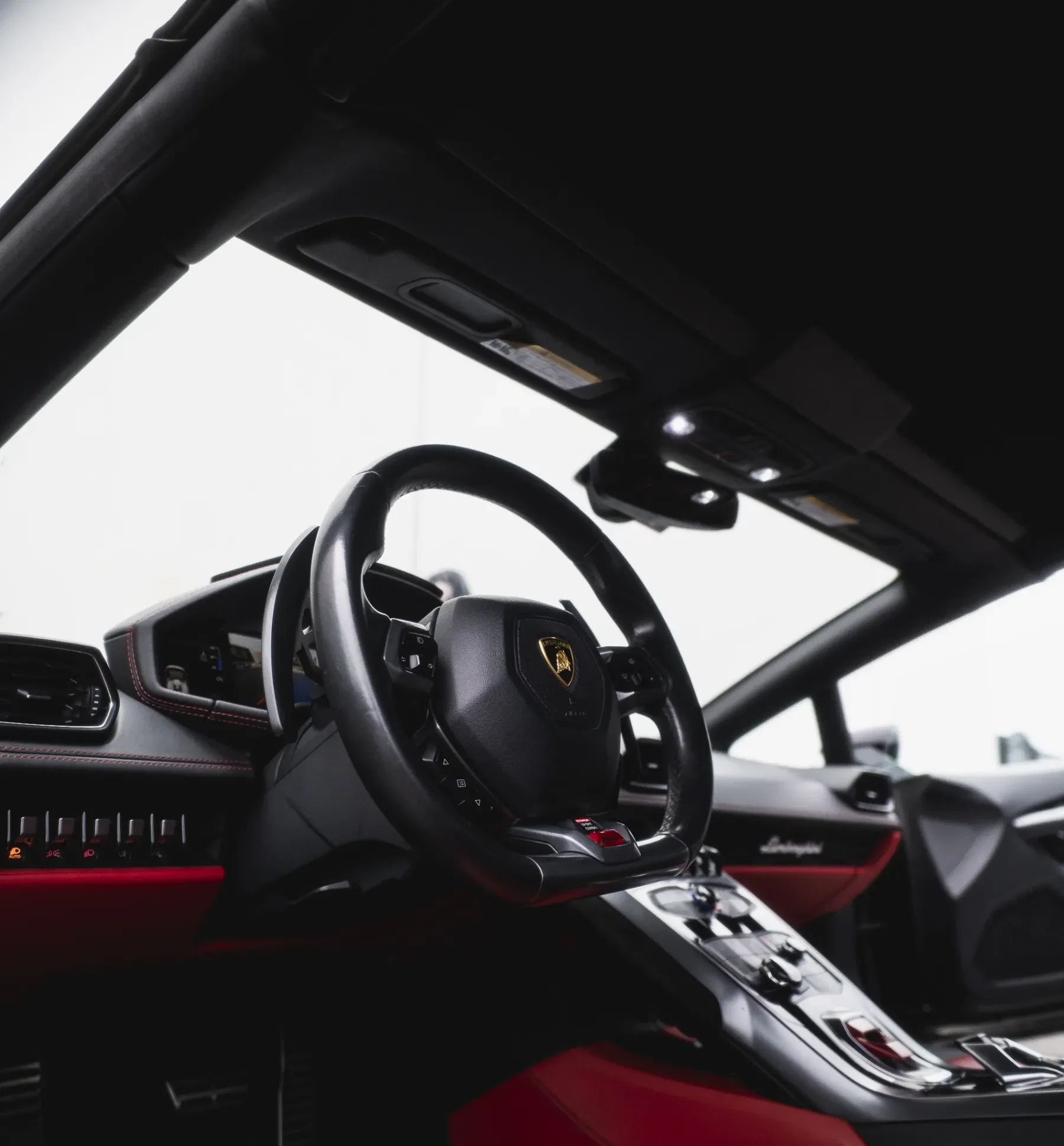Black Lamborghini Huracán Spyder rental NYC photo 12